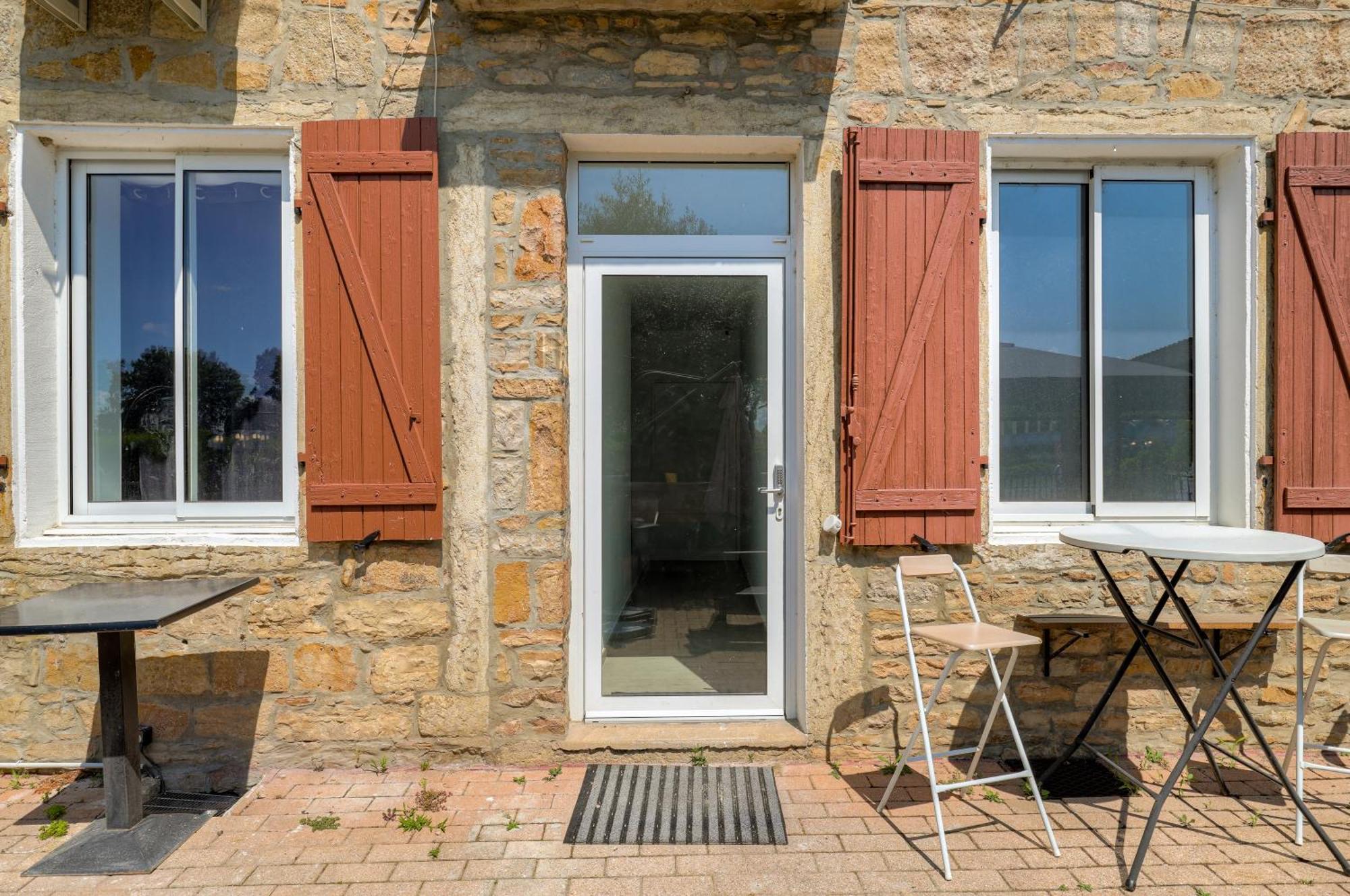 Le Berlin - Les Appartements De L'Olivier Loyettes Exterior photo